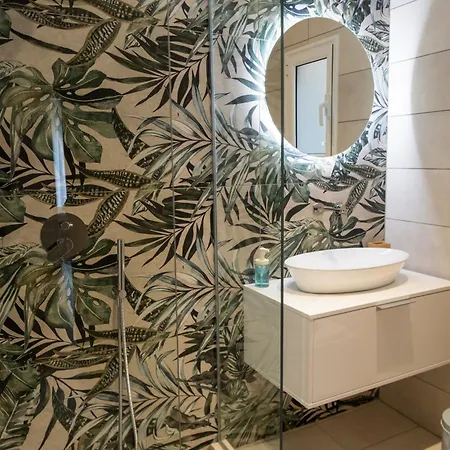 Spacious Stylish Luxurious Apartament