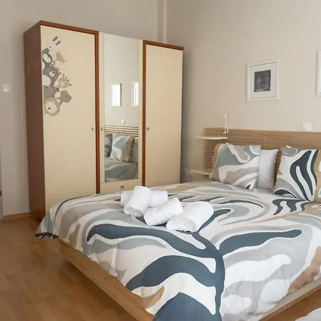 Spacious Stylish Luxurious Saloniki